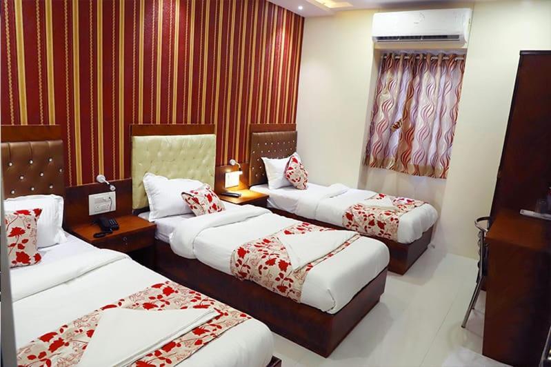 Hotel Golden Hayyath Inn Bombay Exterior foto